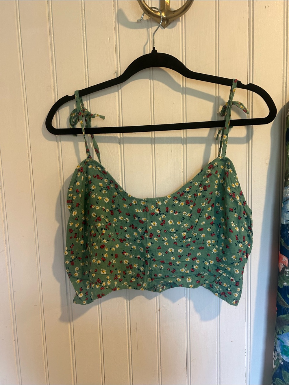 Green Floral Tie-Shoulder Crop Camisole